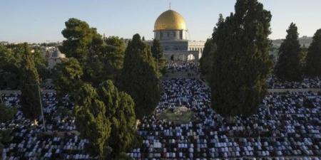 آلاف الفلسطينيين يؤدون صلاة عيد الأضحى في المسجد الأقصى