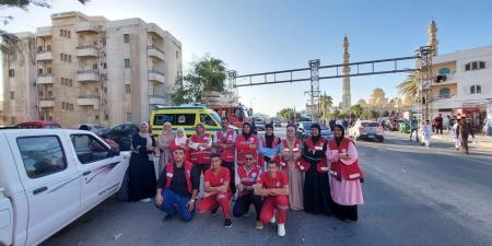 فرق الهلال الأحمر تؤمن المصلين خلال صلاة عيد الأضحى بالغردقة