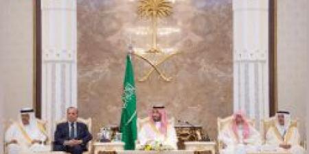 ولي العهد يستقبل المهنئين بعيد الأضحى نيابة عن خادم الحرمين الشريفين في قصر منى