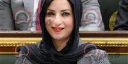 النائبة آيات الحداد تقترح إنشاء منظومة ذكية لتشغيل الحارة الترددية على الدائري.. وغرامات تصل إلى 20 ألف جنيه وحجز المركبة للمخالفين