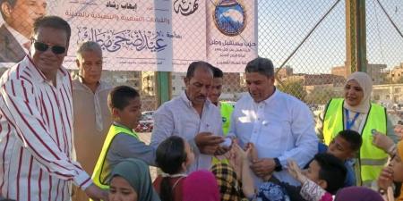مستقبل وطن القصير يشارك الأهالي فرحتهم بعيد الأضحى وتوزع الهدايا