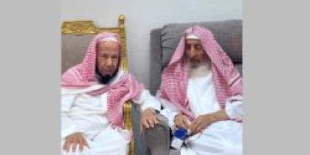مفتي عام المملكة يستقبل الشيخ المطلق بمشعر منى في يوم عيد الأضحى