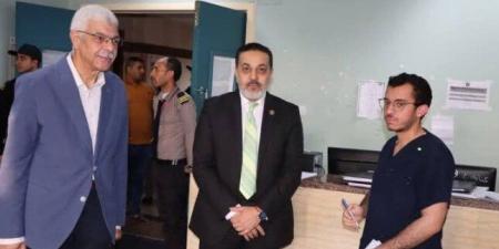 رئيس جامعة المنوفية يتفقد معهد الكبد القومي