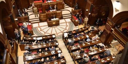 خالد عيش: خروج مصر من قائمة ملاحظات العمل الدولية للعام الرابع يعكس الالتزام بالمعايير الدولية