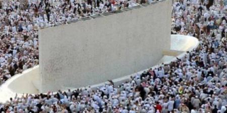 الإفتاء السعودي يجيب.. هل يجوز للمرأة أن توكل زوجها فى رمى الجمرات؟