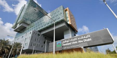 إجراء أول جراحة استئصال خلوي بالروبوت في الإمارات لعلاج ورم نادر