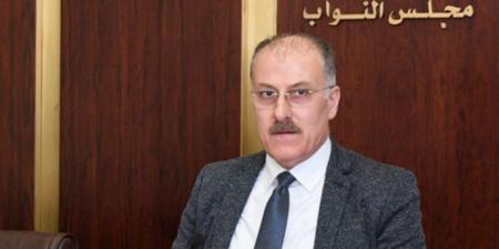 بلال عبدالله للنشرة: لا يجب التراجع عن قرار معالجة السلاح الفلسطيني داخل المخيمات