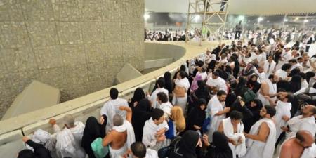 ضيوف الرحمن يختتمون رمي الجمرات في ثالث أيام التشريق