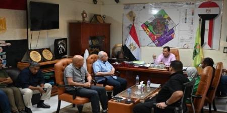 رئيس جهاز العاشر من رمضان يتابع عدداً من المشروعات الخدمية