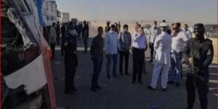 طريق الموت.. إصابة 43 شخصًا في حادث مروع أعلى محور الضبعة | «صور»