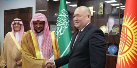 النائب العام يلتقي نظيره القرغيزستاني ويوقعان مذكرة تفاهم