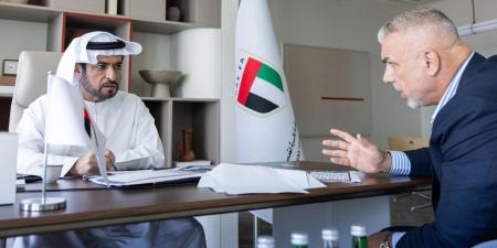 حمدان بن مبارك يلتقي مدرب المنتخب كوزمين