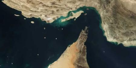 إيران تهدد بإغلاق مضيق هرمز وشل تدفق النفط العالمي