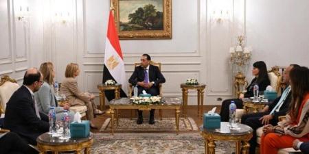 رئيس الوزراء يلتقي نائب رئيس بنك الاستثمار الأوروبي