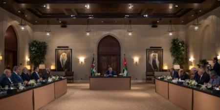 الحاضرون للقاء الملك "تطورات المنطقة" .. اسماء