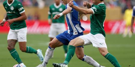 أغرب فرصة ضائعة في كأس العالم للأندية 2025.. «أعطني حظاً وارمني في البحر» (فيديو)