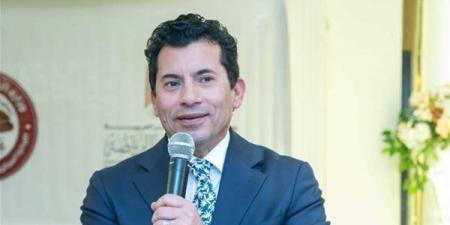 وزير الشباب والرياضة: دعمت الأهلي والزمالك بالتساوي.. وتسريبات قانون الرياضة غير دقيقة ولم أبحث إقالة الخطيب