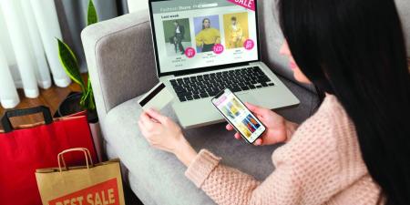 مستهلكون يقعون في «دوامة ديون» تطبيقات تقسيط المشتريات