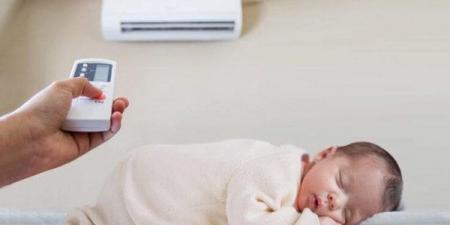 للأطفال حديثي الولادة.. نشغل التكييف ولا المروحة في الصيف؟
