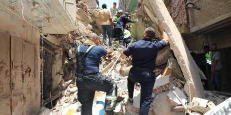 استخراج ١٣ ناجيا ومصرع اثنين فى حادث انهيار عقارين بحدائق القبة