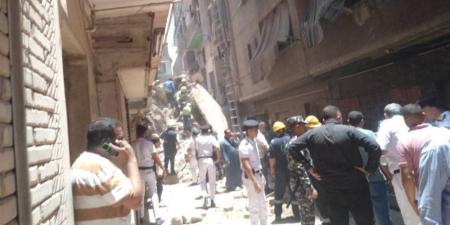 استخراج 9 ناجيين من أسفل موقع انهيار عقارين في حدائق القبة
