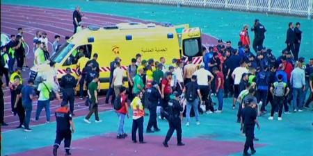 سقوط مشجعين من المدرجات خلال احتفالات مولودية الجزائر بلقب الدورى