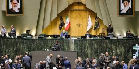 مجلس الشورى الإيراني يوصي بإغلاق مضيق هرمز والقرار للمجلس الأعلى للأمن القومي