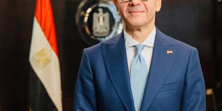 وزير الاستثمار يتوجه للصين لبحث تعزيز العلاقات الاقتصادية بين البلدين
