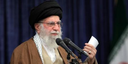 الخامنئي: قضية فلسطين بالنسبة إلينا قضية أساسية وانتصار فلسطين أيضًا أمرٌ حتميٌّ بالنسبة إلينا