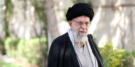 خامنئي: إسرائيل ارتكبت خطأً فادحًا وتتلقى العقاب الآن