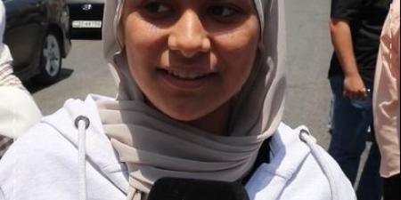 بالفيديو .. آراء متباينة بين طلبة "التوجيهي" بعد امتحان الإنجليزي: استياء وبكاء من صعوبة الأسئلة ورضى من البعض