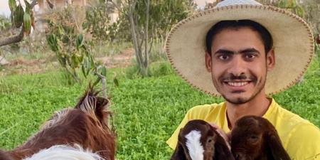 أحمد السمالوسي يتصدر التريند.. المزارع الرقمي الذي حوّل السوشيال ميديا إلى حقل للتعلم والإلهام