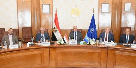 لجنة لتقييم مرشحي العمادة وسط شفافية تامة" بحاسبات قناة السويس"