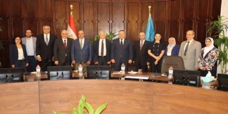 رئيس جامعة الإسكندرية يناقش مع وفد مصري إيطالي ربط البحوث العلمية بالصناعة