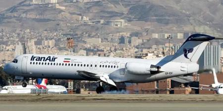 إيران تعيد فتح مجالها الجوي جزئيا