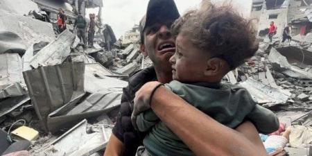 50 شهيدًا في غزة خلال ساعات.. وقصف إسرائيلي يستهدف مدارس وخيام نازحين