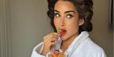 «هناك شيء جديد في الأفق».. هنا الزاهد تخطف الأنظار في أحدث ظهور بـ فرنسا