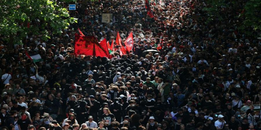 157 إلى 300 ألف متظاهر في فرنسا في عيد العمال