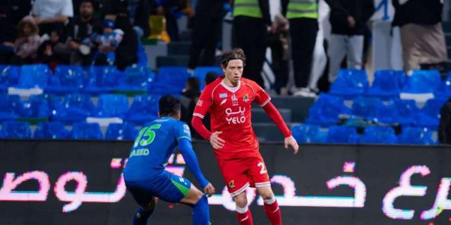 الوحدة يجتاز الأخدود بثنائية في دوري روشن