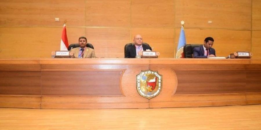 رئيس جامعة سوهاج يفتتح المؤتمر العلمي الأول لقسم المناهج بكلية علوم الرياضة