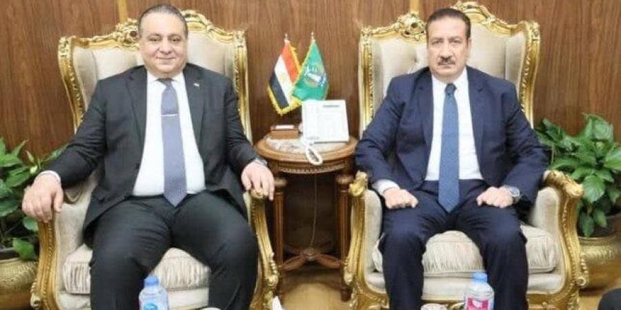 محافظ المنوفية يلتقى وفد الهيئة العامة للتحكيم واختبارات القطن