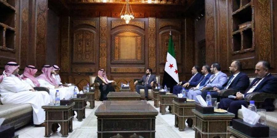 وزير الداخلية يبحث مع السفير السعودي القضايا ذات الاهتمام المشترك‏