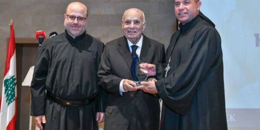 جامعة الروح القدس – الكسليك تكرّم إدمون رزق وتتسلّم أرشيفه الوطني