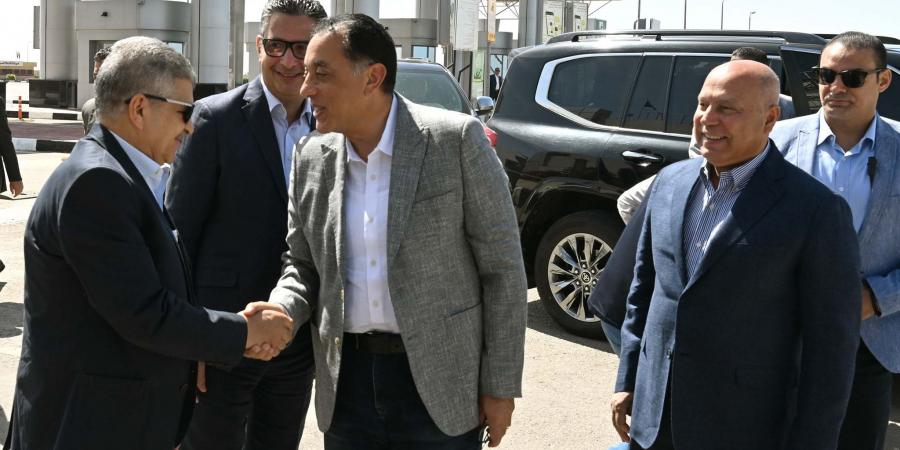 مدبولي يفتتح عددا من مشروعات المنطقة الاقتصادية لقناة السويس