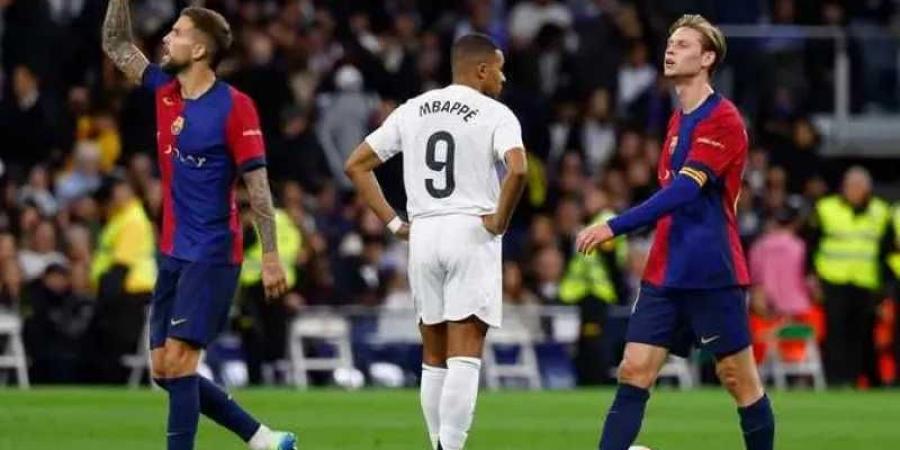 النار تشتعل في الليجا: ترتيب الدوري الإسباني قبل الكلاسيكو الحاسم بين برشلونة وريال مدريد