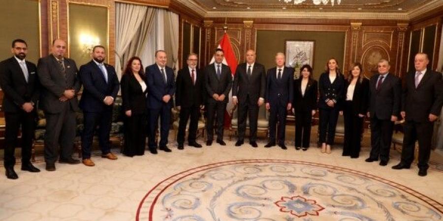 الرئيس عون استقبل اركان السفارة اللبنانية في الكويت واطلع منهم على اوضاع الجالية اللبنانية فيها منوهاً بجهودهم لتفعيل العلاقات اللبنانية – الكويتية