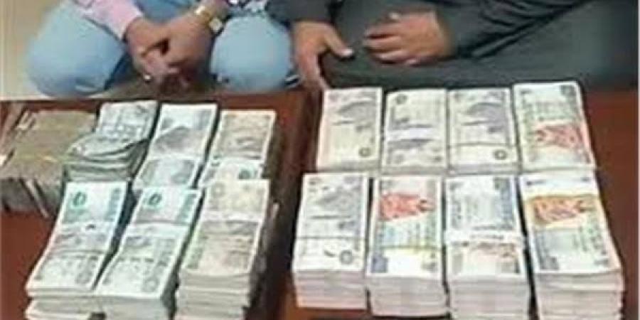 ضبط قضايا اتجار بالنقد الأجنبي بـ9 ملايين جنية