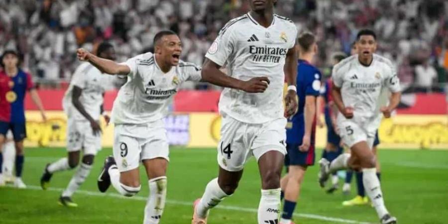 ريال مدريد يتقدم على برشلونة في كلاسيكو ناري يشهد إثارة مبكرة