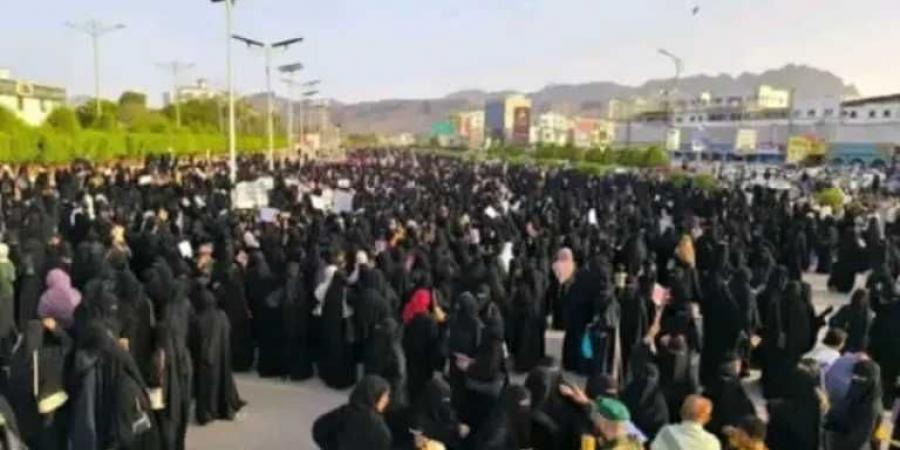 بعد مظاهرات عدن النسائية .. حالة تأهب قصوى في صنعاء لمنع احتجاجات مماثلة