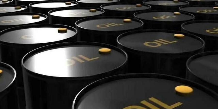 النفط يقفز بأكثر من 2.5% بدعم من هدوء التوترات التجارية بين أمريكا والصين